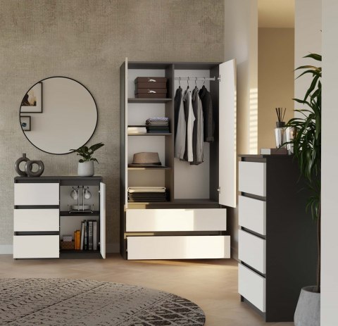 Funkcjonalne wykorzystanie blatu i pojemnego wnętrza komody 80 cm – model KOM-910-ANT-BIEL-MAT w wizualizacji przedniej.