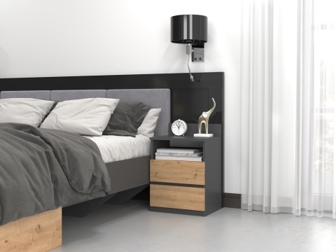 Szafka nocna antracytowa w aranżacji sypialni loft z drewnianymi dodatkami – widok 3/4.