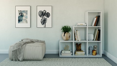 Widok na satynową fakturę regału RE-1429-BIEL-MAT w świetle dziennym, podkreślające jego czystą biel i nowoczesny design.
