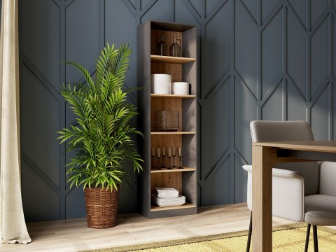 Stylowe wnętrze ze smukłym regałem antracyt mat i dębowymi detalami w półprofilu.